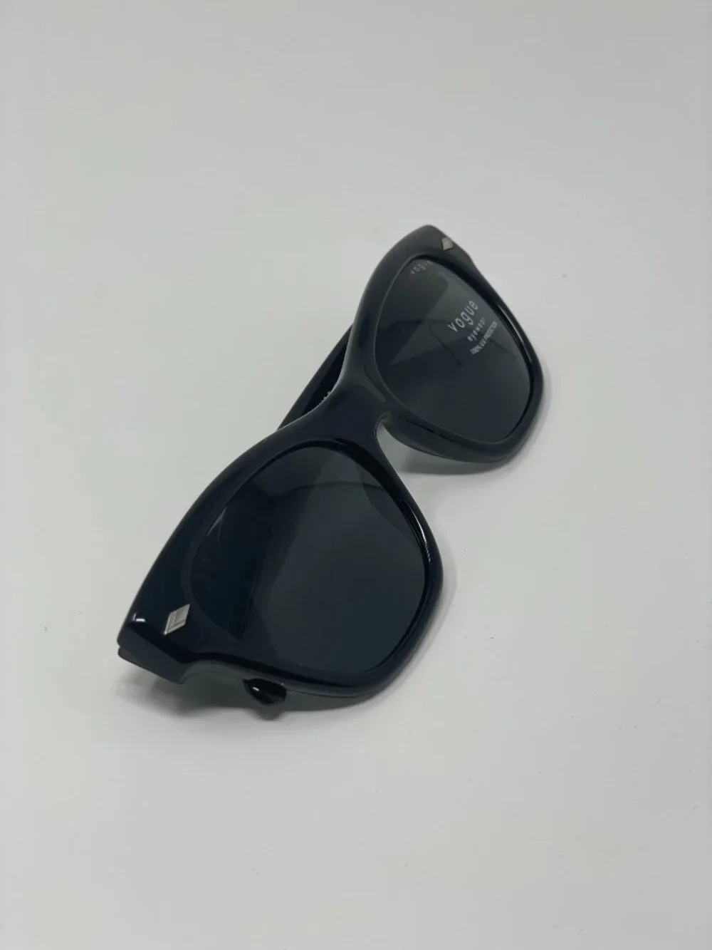 Vogue x Hailey Bieber | Cat Eye Sunglasses